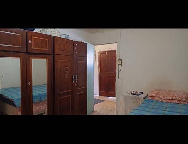 1 BEDROOM HOUSE FOR SALE IN MANENBERG